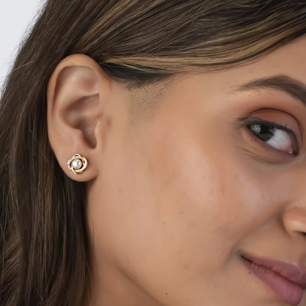 Classic Pearl Halo Stud Earring