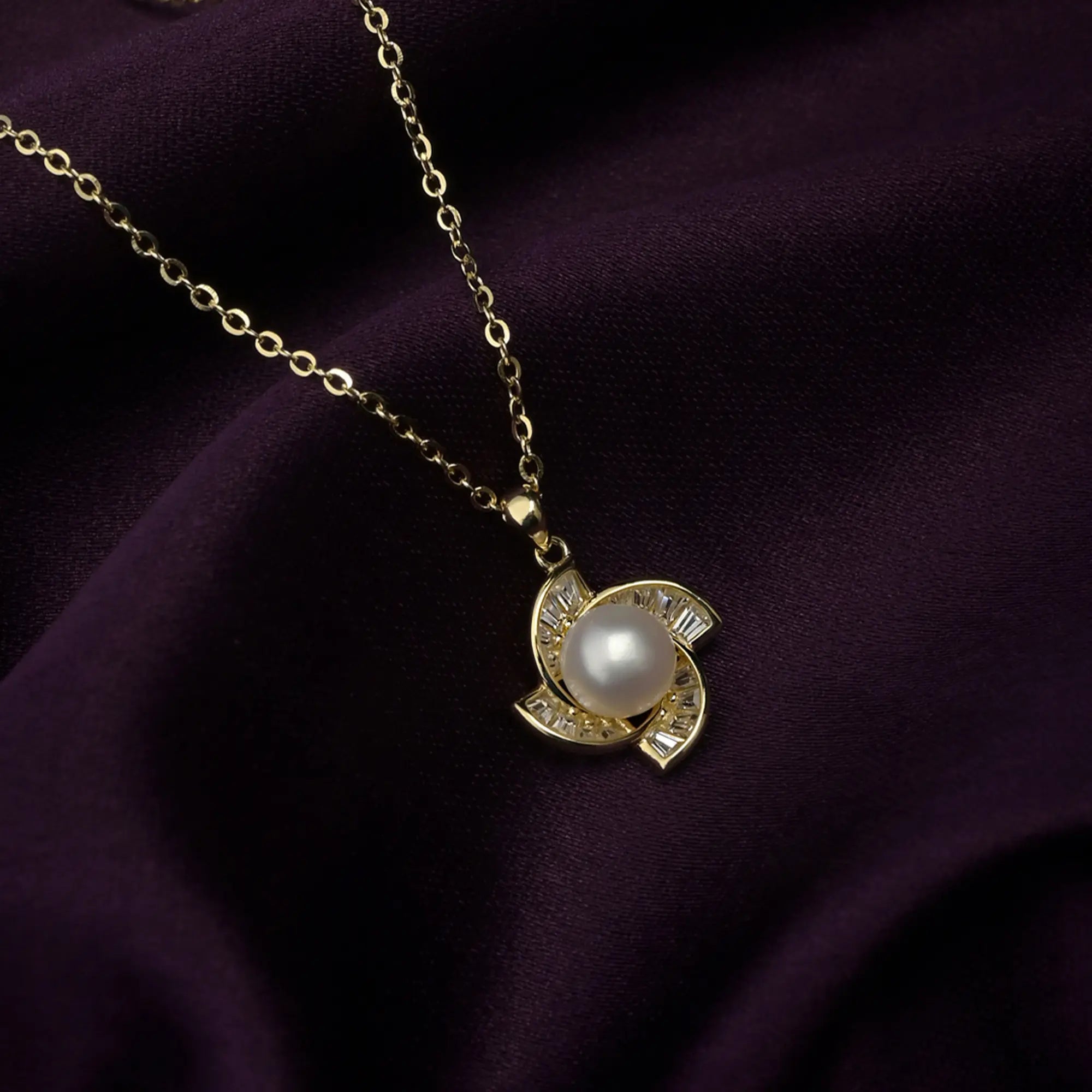 Pearl Bloom Pendant Necklace