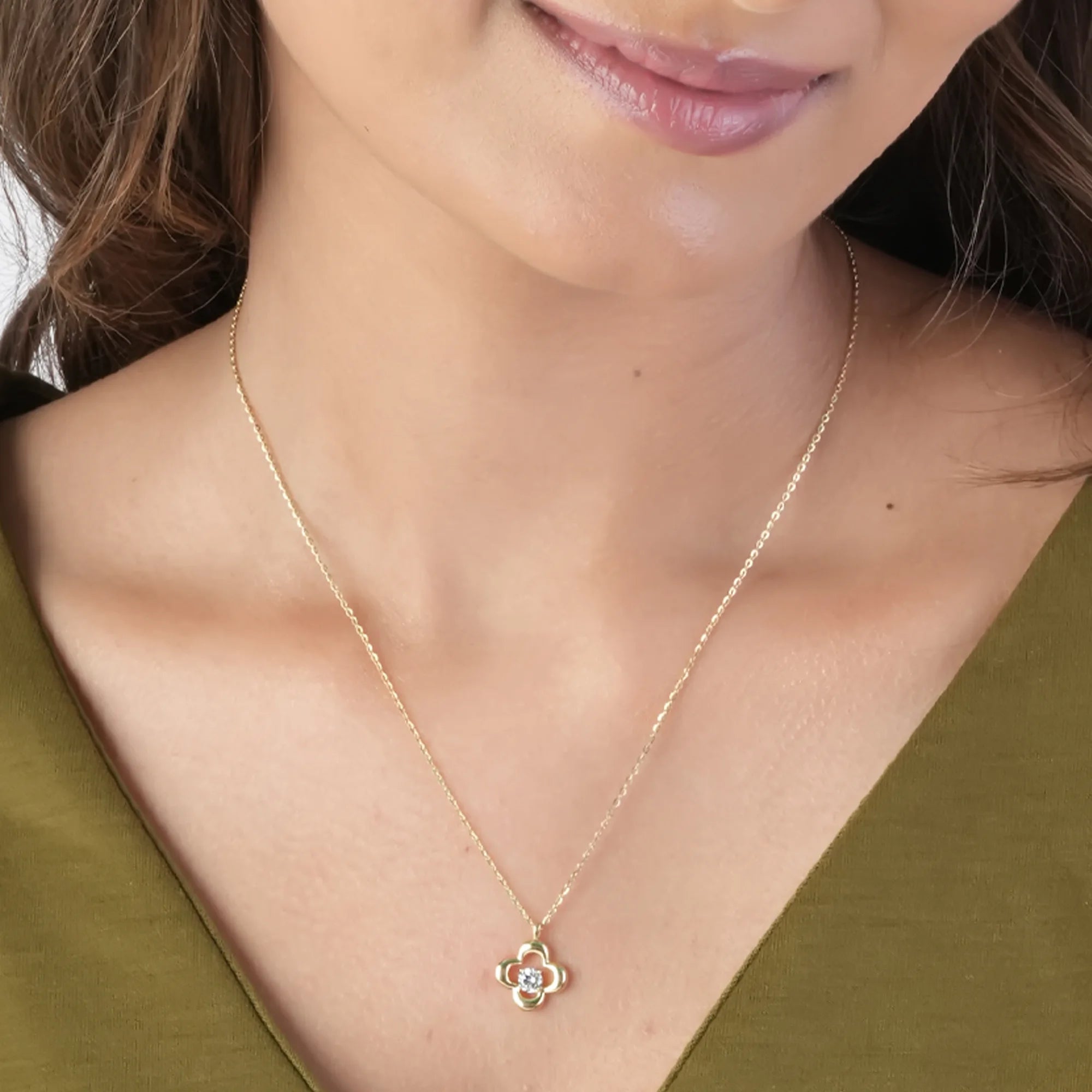 Lustre Petal Frame Pendant Necklace