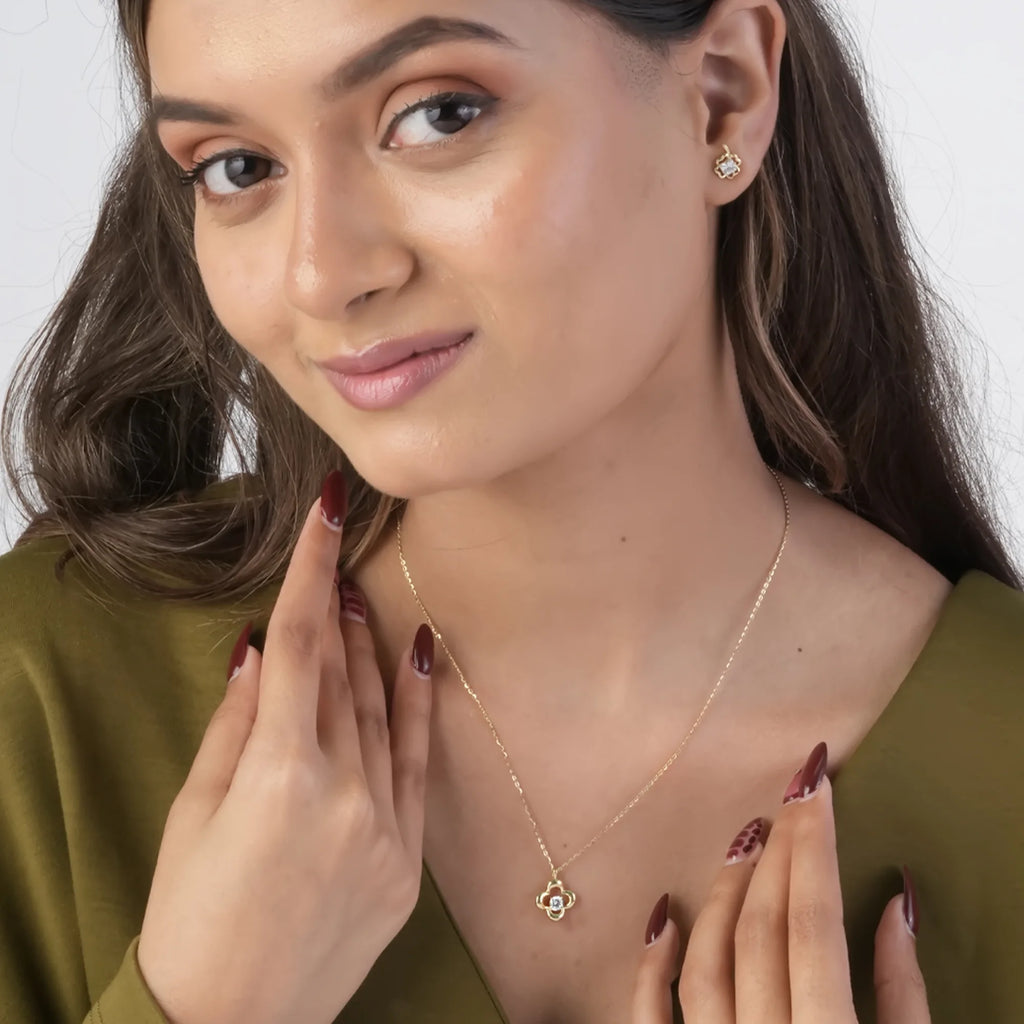 Lustre Petal Frame Pendant Necklace