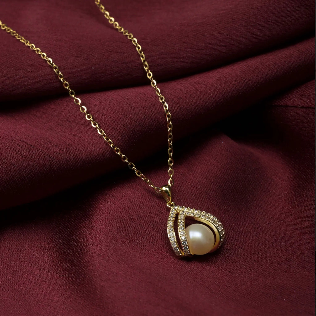 Teardrop Pearl Pendant Necklace