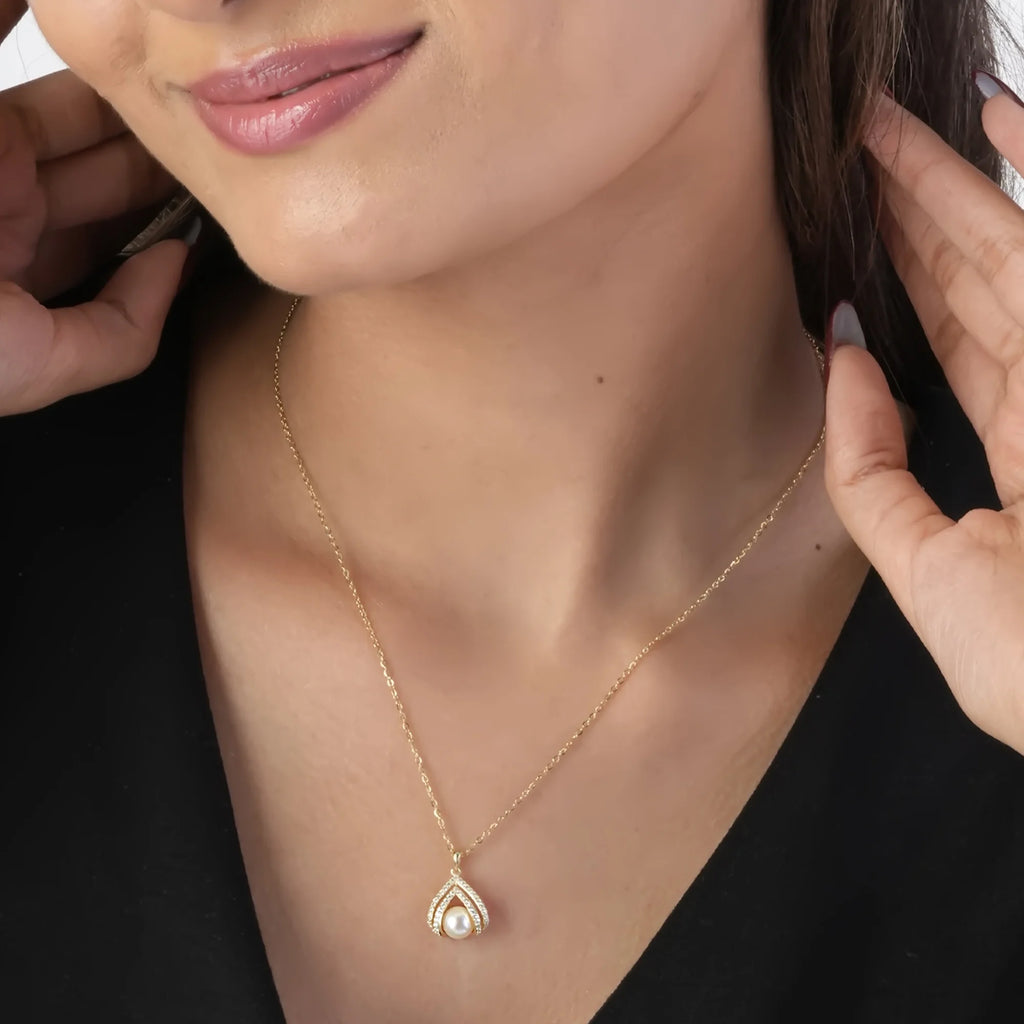Teardrop Pearl Pendant Necklace