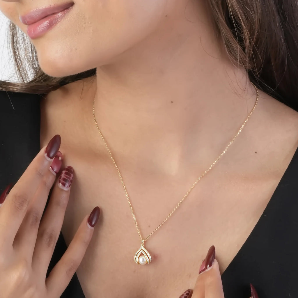 Teardrop Pearl Pendant Necklace