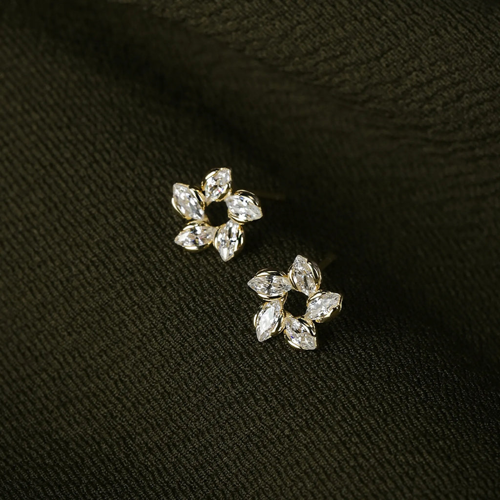 Dainty Flower Stud Earring