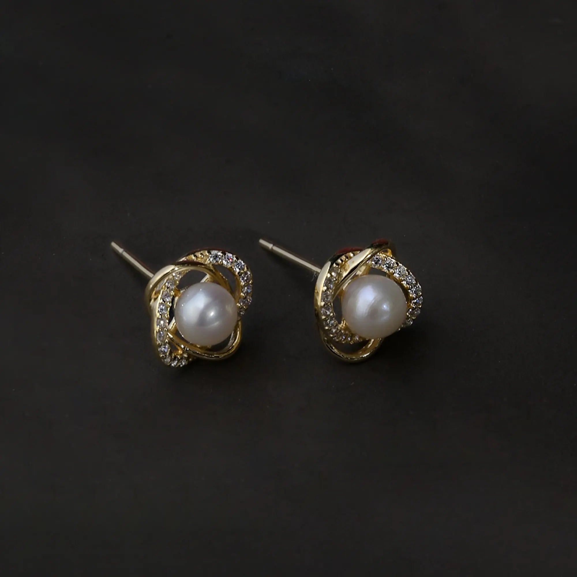Classic Pearl Halo Stud Earring