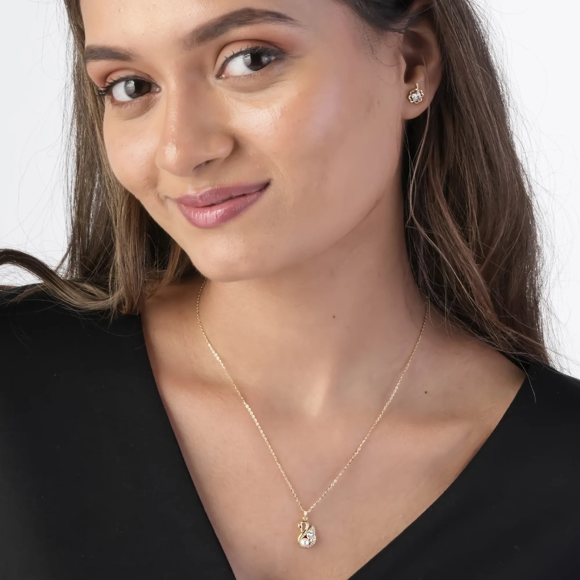 Swan Harmony Pearl Glow Pendant Necklace