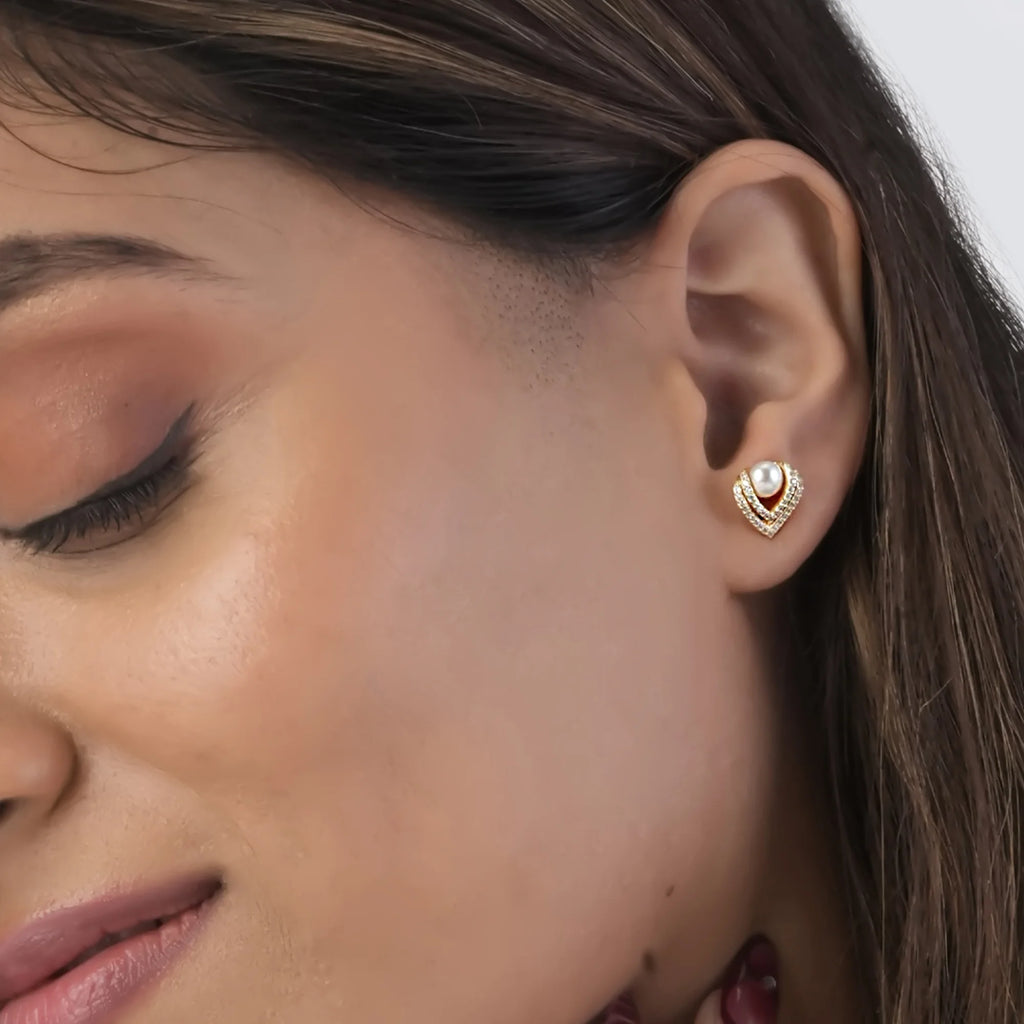 Teardrop Pearl Stud Earring