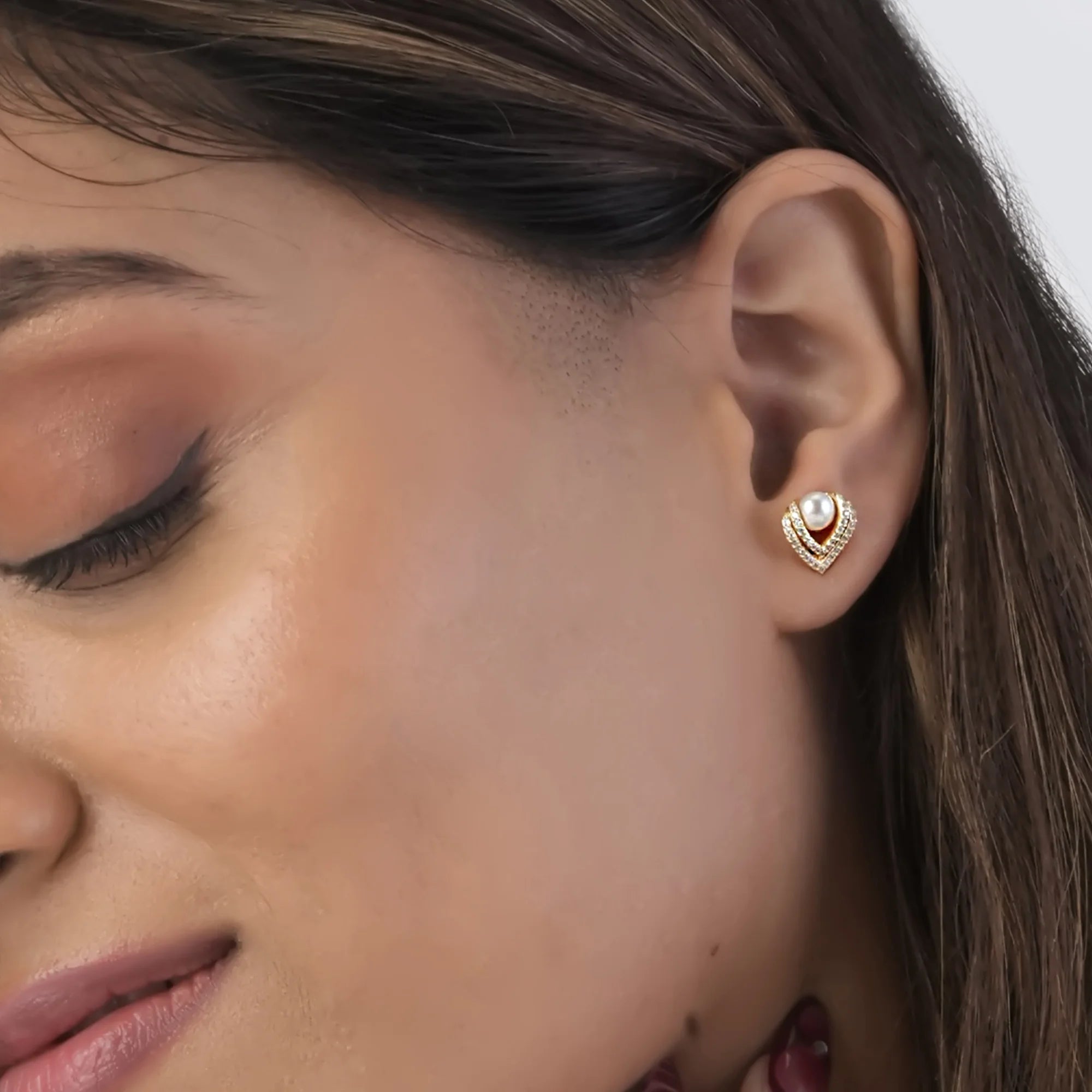 Teardrop Pearl Stud Earring
